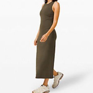 ALL ALIGNED Midi DRESS SIze 4